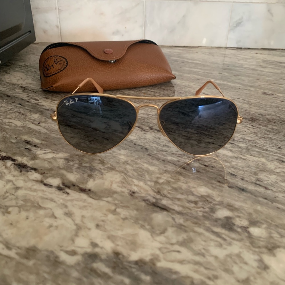 Ray-Ban Aviator Gold Sunglasses with Navy Blue Lenses (Polarized)